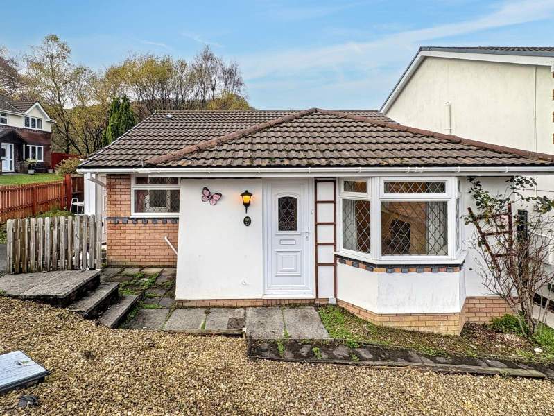 Dinam Park, Ton Pentre, Pentre, Rhondda Cynon Taff. CF41 7DX